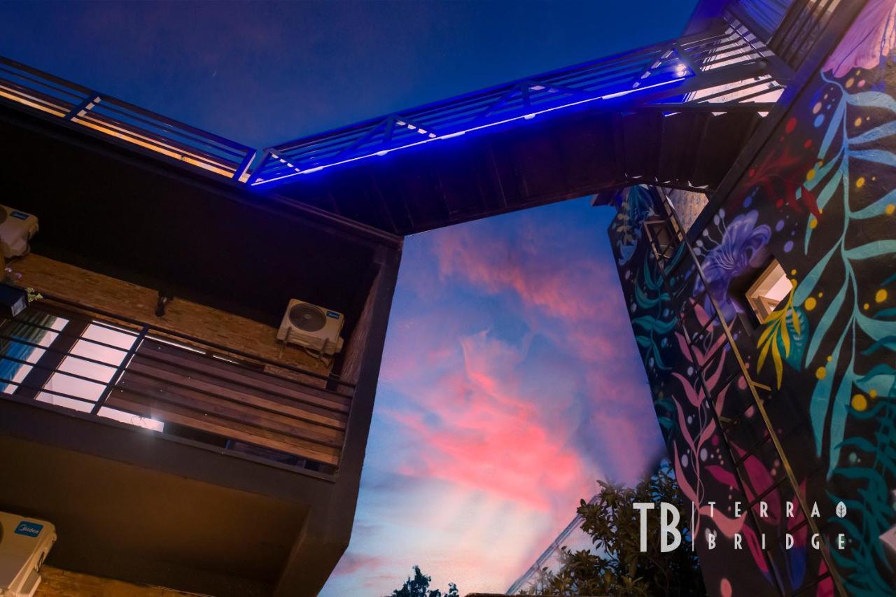 Hotel Terra Bridge Tbilisi Exteriér fotografie