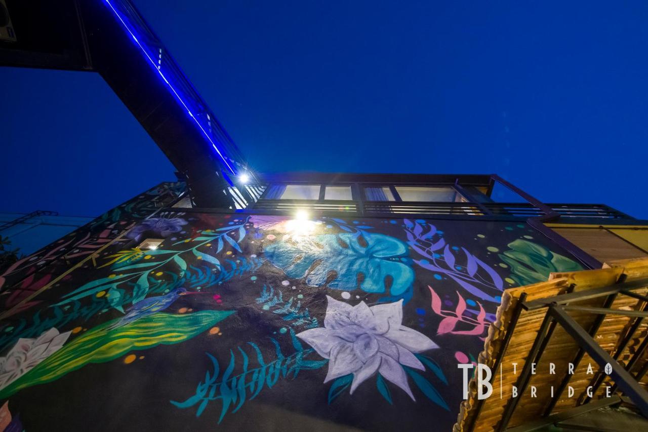 Hotel Terra Bridge Tbilisi Exteriér fotografie